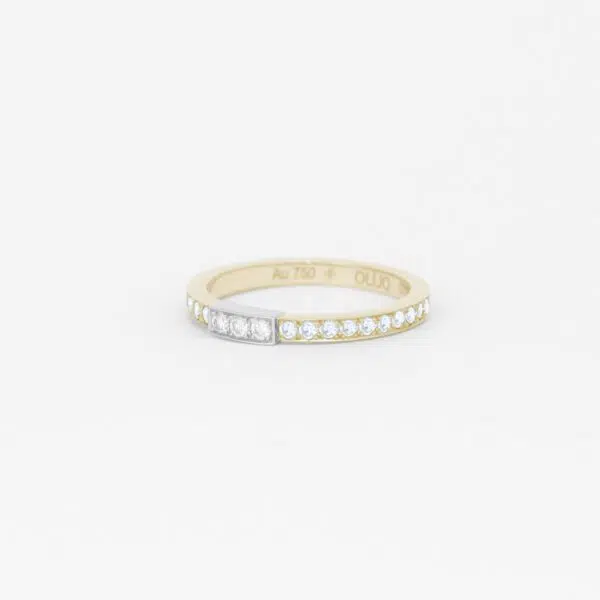 anneau serti en or jaune 18 carats avec une barrette en or blanc avec des diamants