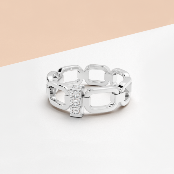 anneau maillon en or blanc 18 carats et une barrette avec des diamants en or blanc