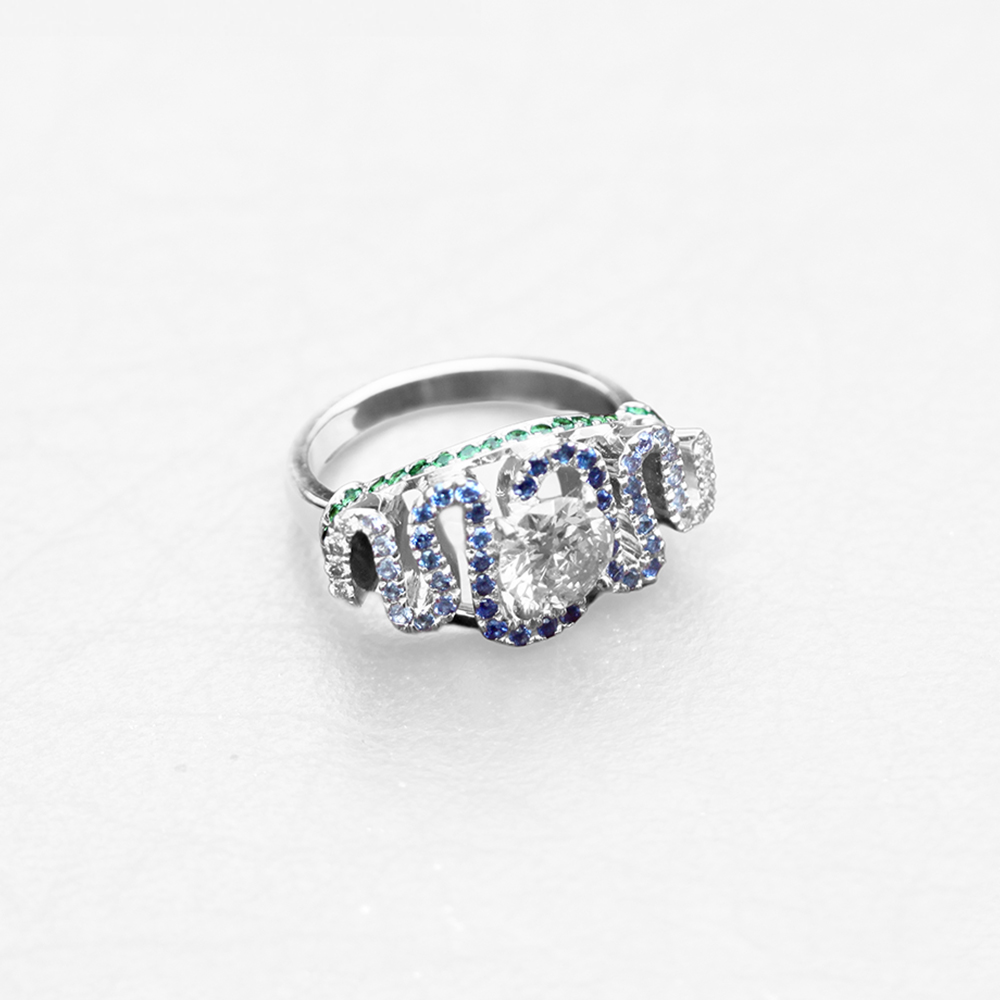 Bague Arty vague or blanc diamant central rond pavé saphirs bleu et vert grenats vert tsavorite inspiré du style Art Déco