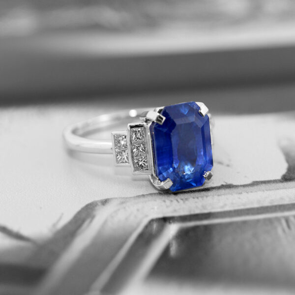 Saphir bleu Diamants Or blanc 750/1000
